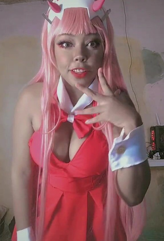 Dezza.cosplay (@dezza.cosplay) #cosplay  #dress  #pink dress  #cleavage  #big boobs  #booty shaking  «o dia em que deu tudo errado»