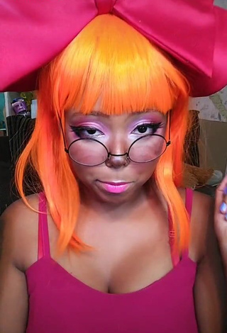Dezza.cosplay (@dezza.cosplay) #cosplay  #cleavage  #top  #pink top  «barbie depois»