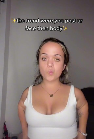 Emmalia Razis (@emmalia.razis) #cleavage  #sexy  #bouncing boobs  «yuuuur»