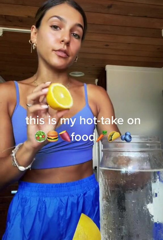 Hannah Jarrah (@han.jarr) #crop top  #blue crop top  #shorts  #blue shorts  «We are so opinionated about...»