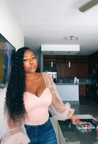 Airionna Lynch (@iamjustairi) #cleavage  #big boobs  #bouncing boobs  #top  #pink top  «First attempt and I was slightly...»