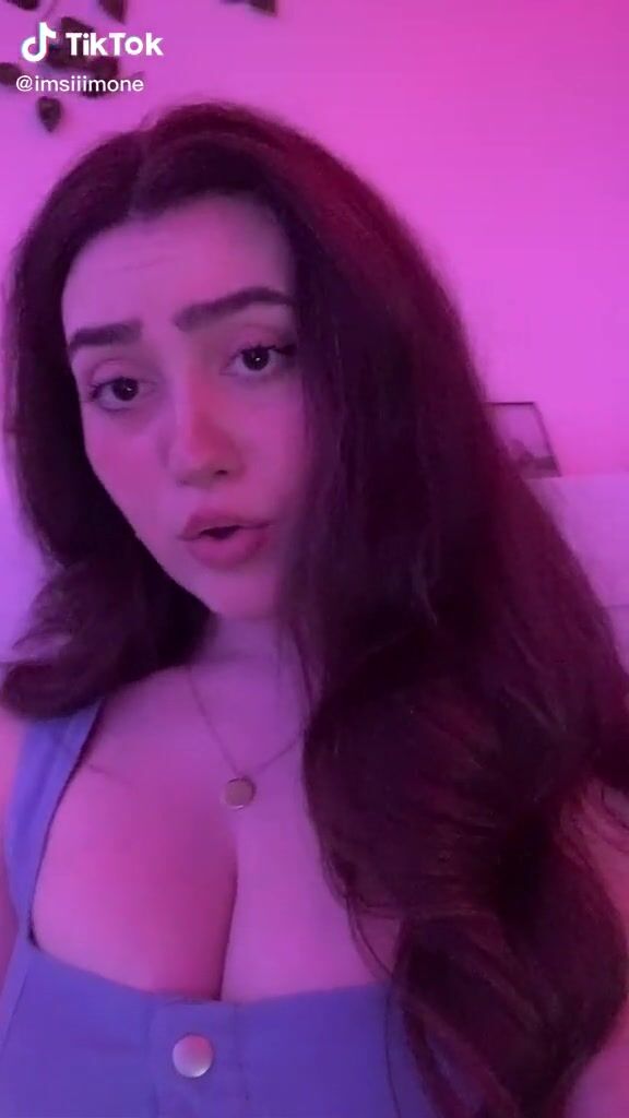 Simone (@imsiiimone) #cleavage #big boobs #sexy «Uzi!» yephot