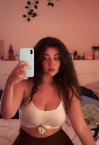 Simone (@imsiiimone) #cleavage  #big boobs  #crop top  #white crop top  #sexy  «Shadowbanned»