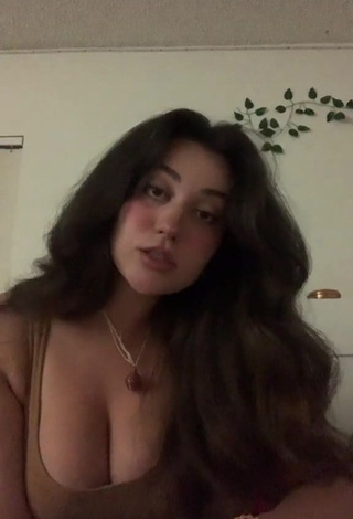 Simone (@imsiiimone) #cleavage  #big boobs  #sexy 