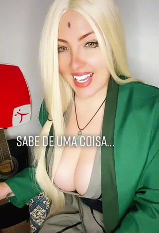 Luanagauchaoficial (@luanagauchaoficial) #cleavage  #big boobs  #sexy  «Tsunade é malvadinha!C/QUEM ELA...»