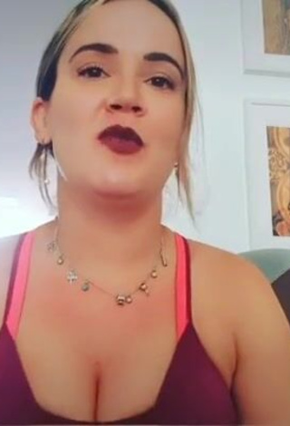 Martita de Grana (@martita_de_grana) #cleavage  #bouncing boobs  #sexy  «Hola septiembre»
