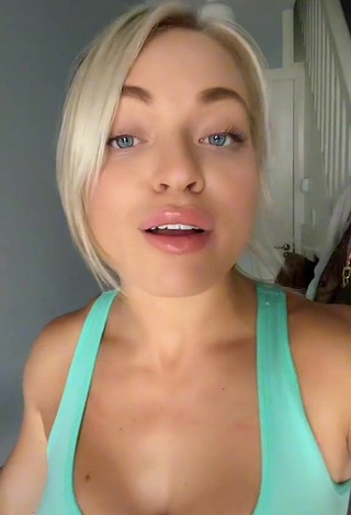 Maria (@mashapatayta) #cleavage  #crop top  #blue crop top  #butt  #sexy  «Another vid that will never be...»