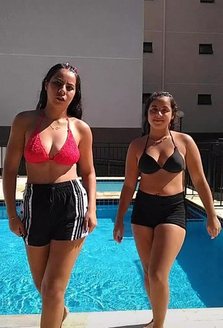 Raquel Toledoh (@raquel_toledoh) #sexy  #swimming pool  «@chayenedomingues1 ME SEGUE NO...»