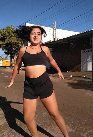 Raquel Toledoh (@raquel_toledoh) #crop top  #black crop top  #shorts  #black shorts  #street  «O QUE FOI AQUILO  #raqueltoledoh...»
