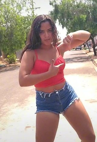 Raquel Toledoh (@raquel_toledoh) #crop top  #red crop top  #cleavage  #shorts  #jeans shorts  #booty shaking 