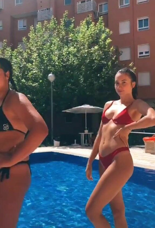 Laura Rodero (@lauraarodero) #swimming pool  #bikini  «Mis pequeños❤️✨ elvii.a...»