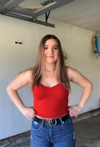 Jessica Erin (@missjess2000) #top  #red top  «Probably won’t get 1000 views,...»