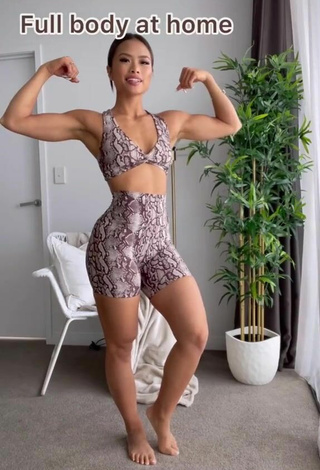 Sarah Magusara (@sarahmagusara) #crop top  #snake print crop top  #legging shorts  #snake print legging shorts  #fitness  «For the people who don’t have...»