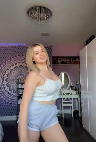 Bryanna Abbruzzo (@x.queenbrybry.x) #crop top  #white crop top  #big boobs  «Miss   #LipSync #Dance #FYP...»