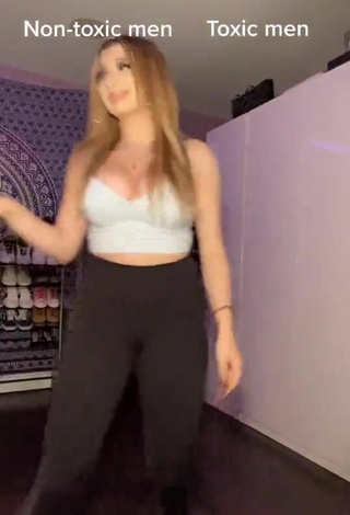 Bryanna Abbruzzo (@x.queenbrybry.x) #cleavage  #big boobs  #crop top  #white crop top  «I HAD TO DO THIS!!   #LipSync...»