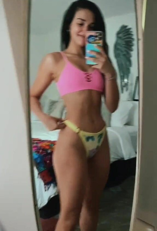Fefi Oliveira (@fefioliveira) #bikini  «Mis amoreees cual me pongo hoy ???»