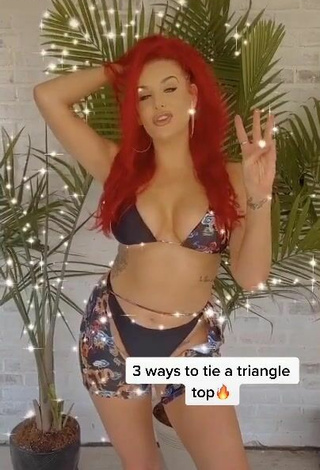 Justina Valentine (@justinavalentine) #bikini  #cleavage  «3️⃣ Ways to tie a triangle top❗️...»