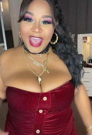 Carol Acosta (@killadamente) #tattooed body  #cleavage  #big boobs  #dress  #red dress  «@fashionnova FashionnovaPartner ❤️»