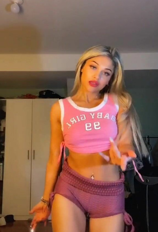 Victoria Annunziato (@king_victober) #belly button piercing  #shorts  #pink shorts  #crop top  #pink crop top  «This dance    #BoostYourMood...»