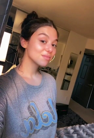 Kira Kosarin (@kirakosarin) #crop top  #black crop top  #leather crop top  «congrats on the new new @prettymuch»