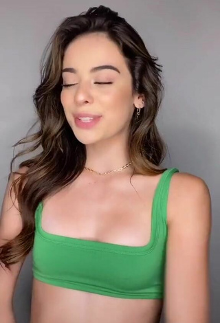 Lauren Kettering (@laurenkettering) #crop top  #green crop top  #bouncing boobs  «i have no idea what i did at the...»