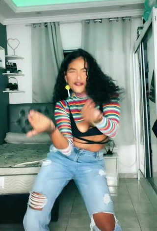 Lisandra Barcelos (@lisabarcelox) #crop top  #black crop top  #cleavage  «ultimo video c essa musica...»