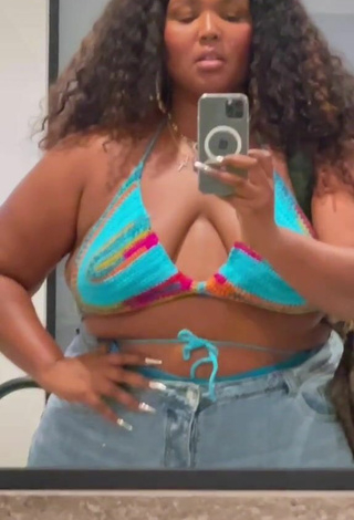 Lizzo (@lizzo) #bikini top  #big boobs  #cleavage  «Paps been gettin the cute shots...»