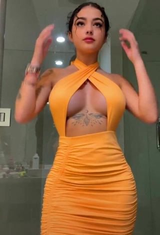 Malu Trevejo (@malutrevejo) #cleavage  #big boobs  #dress  #orange dress  #booty shaking  «#ColorCustomizer»