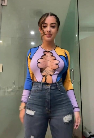 Malu Trevejo (@malutrevejo) #crop top  #booty shaking  #cleavage  «#ColorCustomizer»