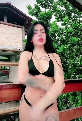 Mirella Fernandez (@mcmirellaoficial) #tattooed body  #bikini  #black bikini  #booty shaking  «Tô nem vendo»