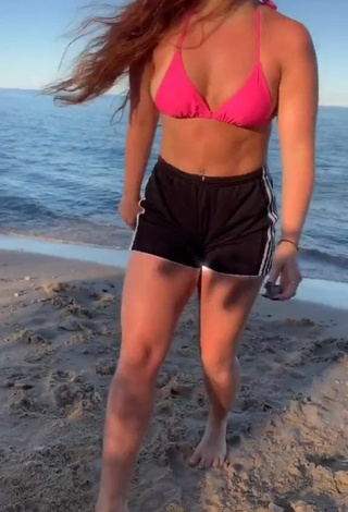 Mikaila Murphy (@mikailadancer) #beach  #bikini top  #pink bikini top  #shorts  #black shorts  «Just beach vibin»