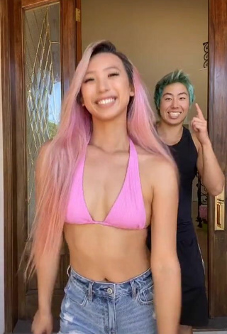 Michelle Chin (@munchie.michelle) #bikini top  #pink bikini top  #shorts  #jeans shorts  «@zhcyt had more energy in this one»