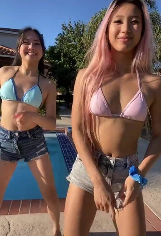 Michelle Chin (@munchie.michelle) #swimming pool  #bikini top  #shorts  #booty shaking  «this took me forever to learn...»