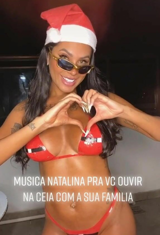 Jully Oliveira (@pocah) #bikini  #red bikini  #cleavage  «Feliz natal ❤️ #Fy»