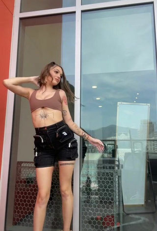 Woah Vicky (@realwoahvicky) #crop top  #brown crop top  #cleavage  #shorts  #black shorts 