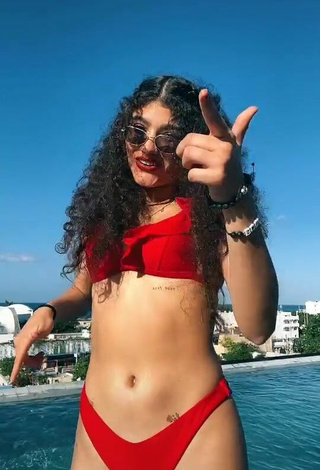 Sofia Mata (@sofia_mata_yeas) #red bikini  #bikini  #boat  #booty shaking  #red lips  #butt  «#yoenlafiesta Claro que Sii!»