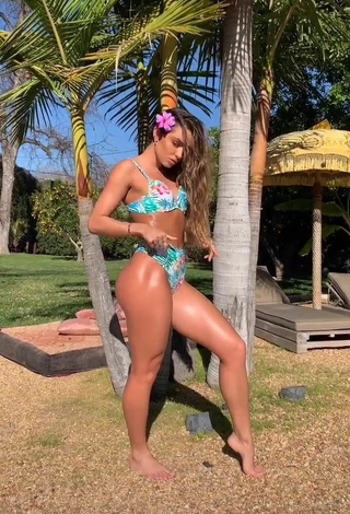Sommer Ray (@sommerray) #bikini  #thong  «can’t wait to drop these bikinis...»