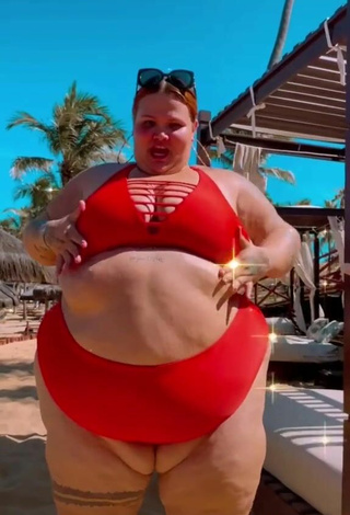 Thais Carla (@thaiiscarlaoficial) #red bikini  #bikini  #beach  «Alguem aqui tem piercing no peito?»