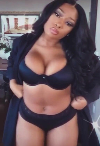 Megan Thee Stallion (@theestallion) #cleavage  #lingerie  #big boobs  «@savagexfenty #savagefenty»