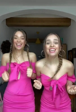 Aitana & Paula Etxeberria (@twinmelody) #sexy  #braless  «What Should We Wear ?❤️ Qué...»