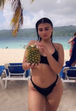 Valeriya Bearwolf (@valeriyabearwolf) #bikini #black bikini #beach «Это Доминикана, друзья. А вы...»