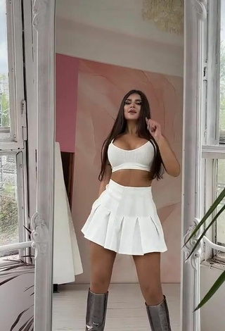 Valeriya Bearwolf (@valeriyabearwolf) #skirt  #white skirt  «Лучше бы не танцевала ....»