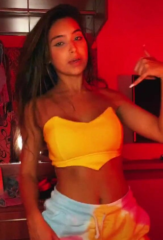 Vanessa Lopes (@vanessalopesr) #crop top  #yellow crop top  «Dc: @jxliawj @crfanna #fy #viral...»