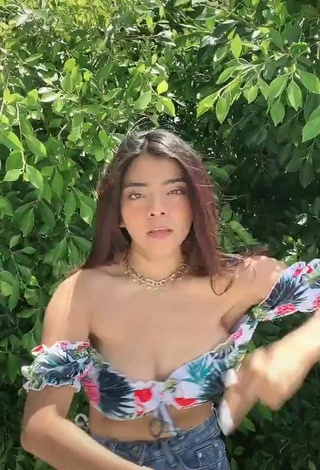 Zacil Jimenez (@zacil.jimenez) #crop top  #bouncing boobs  #cleavage  «#fyp #parati»