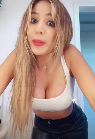 Ana Morquecho (@anamorquechof) #cleavage  #crop top  #white crop top  «#morquechitos #anamorquechof»