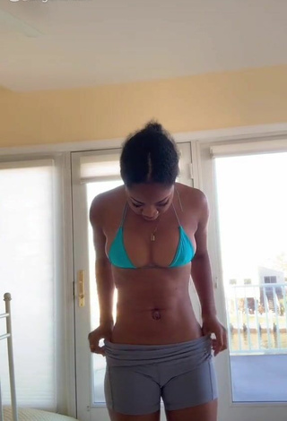 Angel Ogbonna (@angelkelechi) #cleavage  #bikini top  #blue bikini top  #booty shaking  «#fyp #foryou #dance»