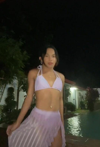 Awra Briguela (@awrabriguela) #swimming pool  #belly button piercing  #bikini top  #purple bikini top  «gulat ako e, sumilip yung may...»