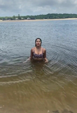 Ayarla Souza (@ayarla.souza) #beach  #bikini  «EXPECTATIVA x REALIDADE...»