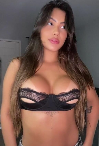 Ayarla Souza (@ayarla.souza) #cleavage  #big boobs  #bra  #black bra  #lace bra 