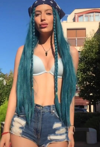 Barbara Milenkovic (@barbiafrika) #bikini top #blue bikini top #shorts #jeans shorts